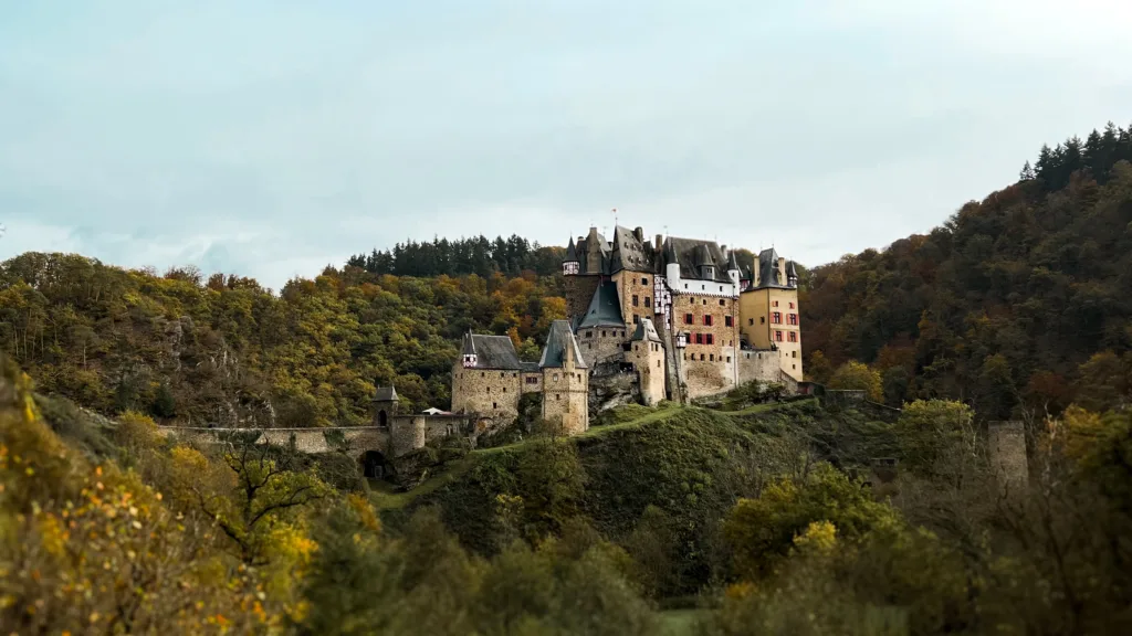 Almanya Şatoları - Burg Eltz